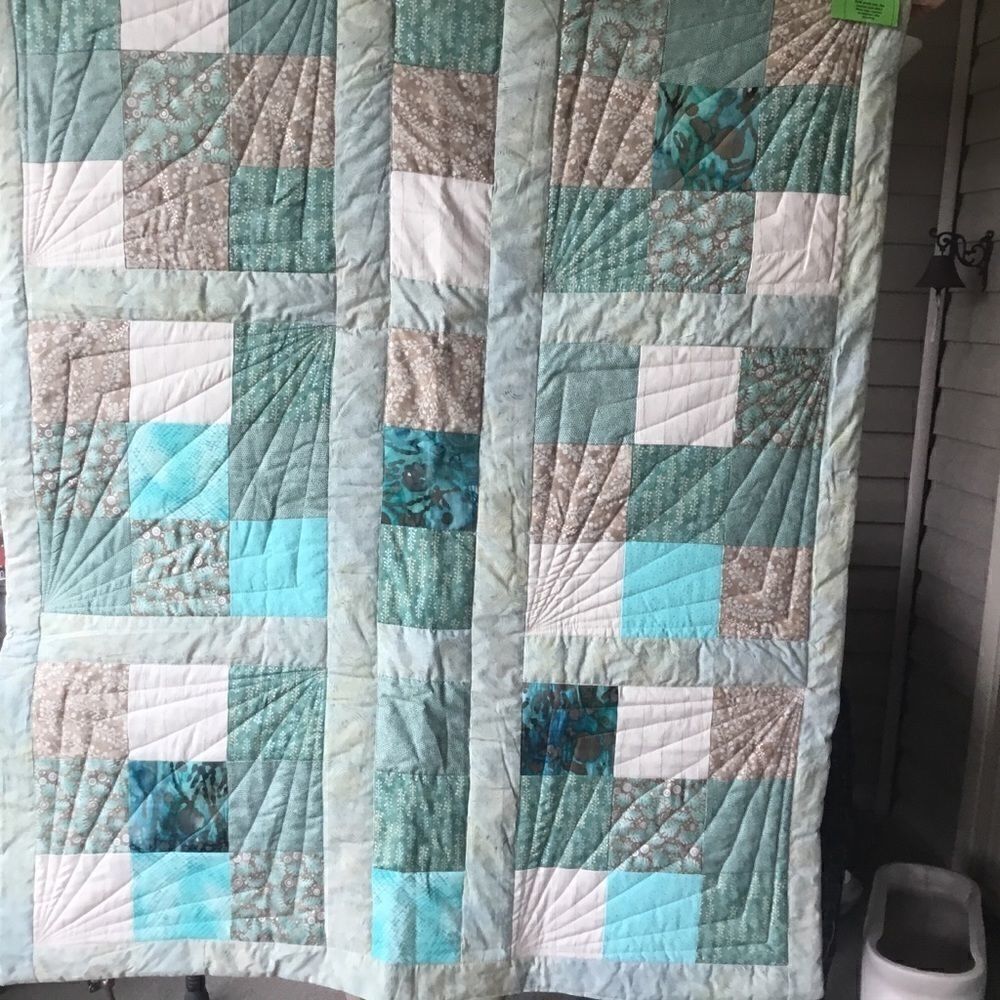 Handmade Quilt   - Picture 3 of 14